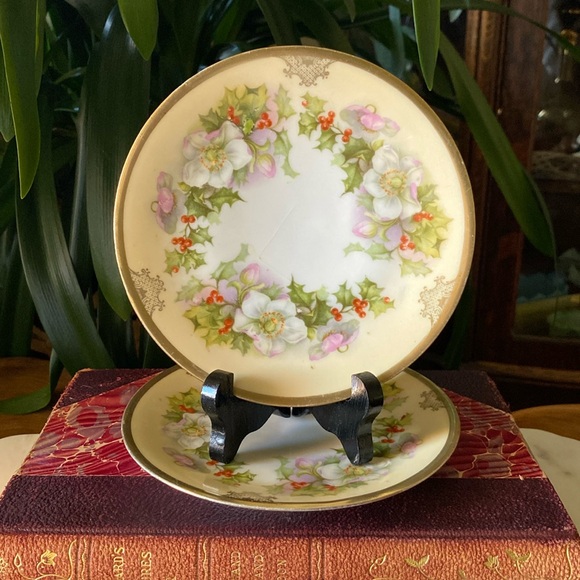 Antique Pair of Prussia Beyer & Bock Hand Painted Holly + Gold Christmas Plates - Picture 6 of 10
